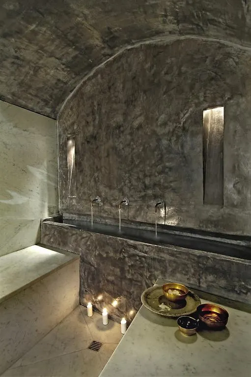 ***** Hotel L'Hotel Particulier Arles France